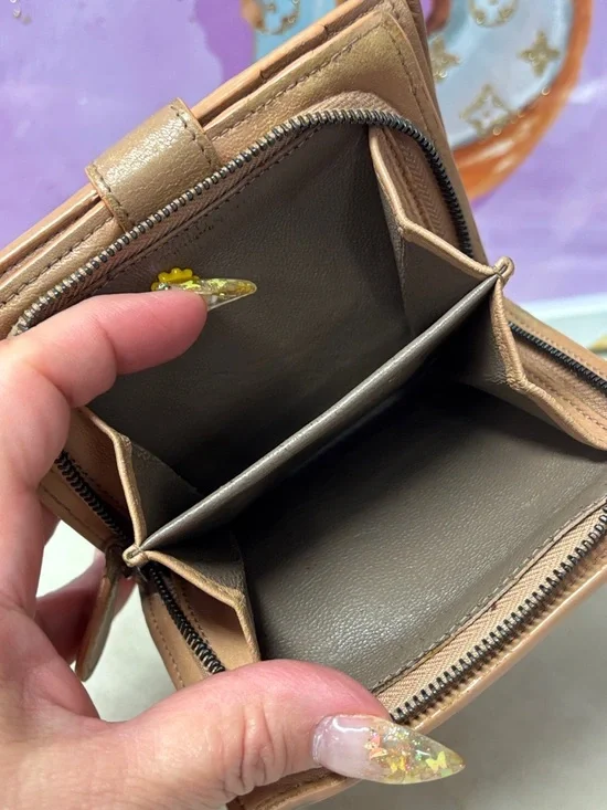 Borrega Veneta Bifold Wallet - Picture 6 of 10